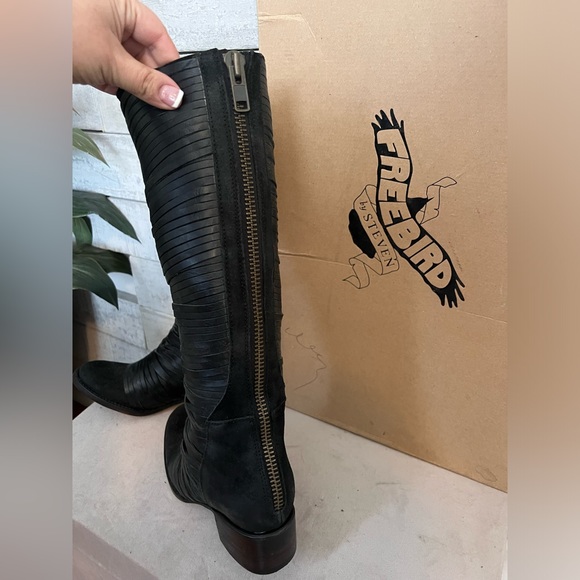 Freebird By Steven - Logan - NEW with box - Size 6 - Picture 3 of 5